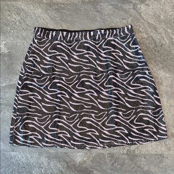 NWOT Olivia Rubin Women Black Mini Skirt with Pink Stripes, Sequins, Size 10 - Picture 1 of 11